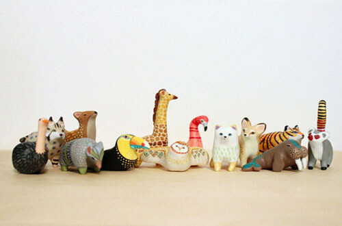迷你动物园。美国手工艺者Danielle Pedersen的粘土小玩偶