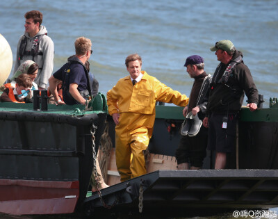 【高清】Colin Firth and Rachel Weisz is filming a scene for Donald Crowhursr on June 6, 2015.