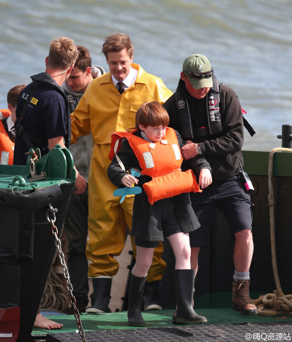 【高清】Colin Firth and Rachel Weisz is filming a scene for Donald Crowhursr on June 6, 2015.