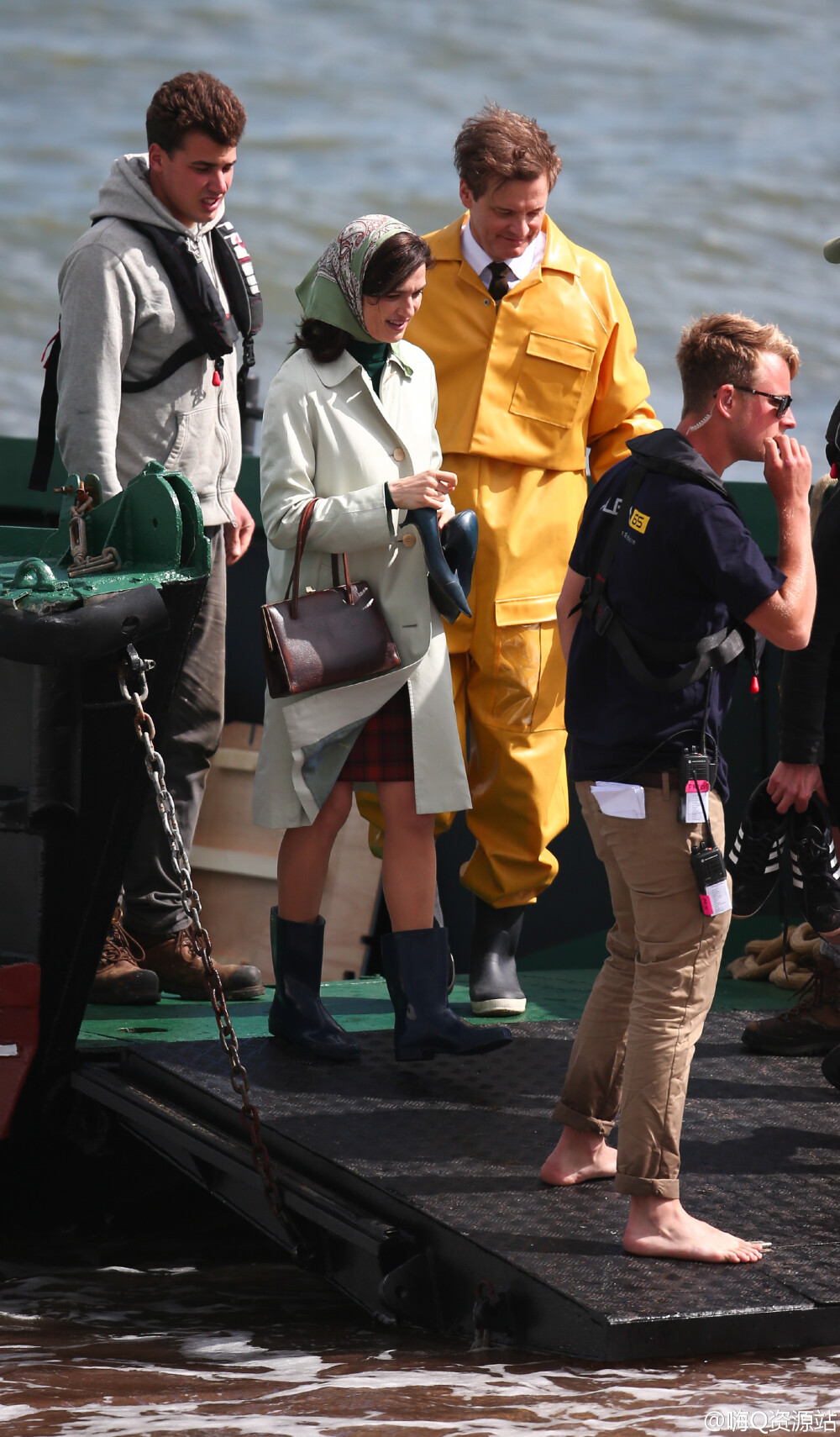 【高清】Colin Firth and Rachel Weisz is filming a scene for Donald Crowhursr on June 6, 2015.