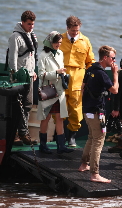 【高清】Colin Firth and Rachel Weisz is filming a scene for Donald Crowhursr on June 6, 2015.