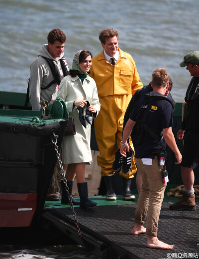 【高清】Colin Firth and Rachel Weisz is filming a scene for Donald Crowhursr on June 6, 2015.