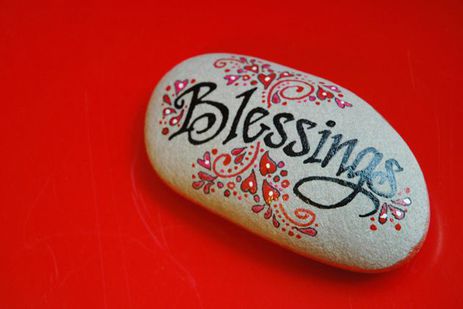 The blessing rock. From Pioneer Woman posted by OMSH. I will be making these to give out at random. I can't think of a nicer thing to give someone. I tangible blessing they can hold.