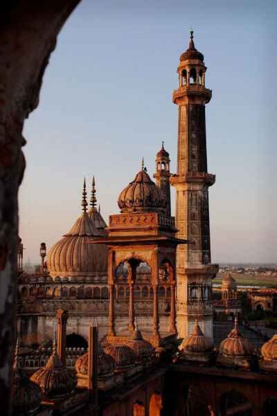 Bara Imambara, Luckn...