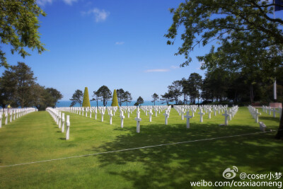 今天是6月6日，诺曼底登陆日，为了在今天来到海边的美军墓地，我这次放弃了法国南部的熏衣草田。为了亲眼一见诺曼底海滩现场。