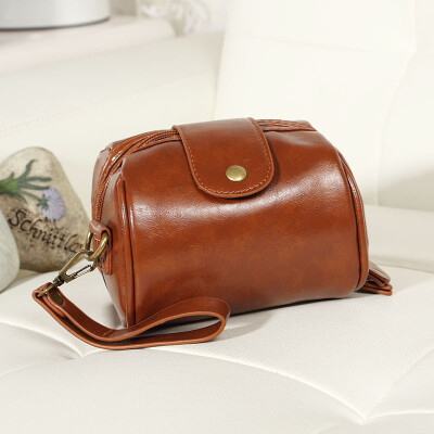 夏季热款复古油皮英伦迷你斜挎小包，限时促销45包邮