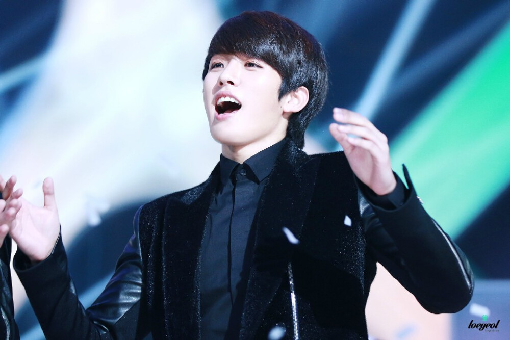 infinite 李成烈cr.LOEYEOL