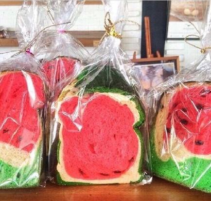 西瓜面包Smile watermelon bread