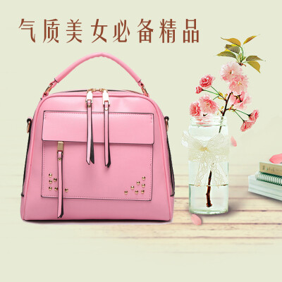 2015热卖夏季新款双肩铆钉包，必备精品