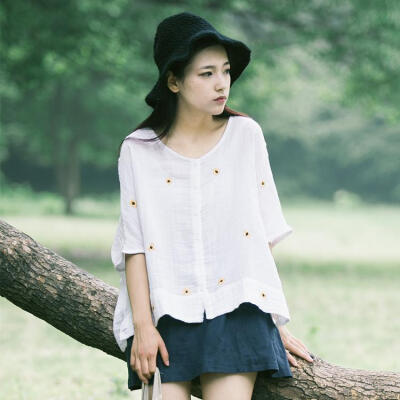 小乖 15年夏季 文艺清新宽松绣花刺绣清新蝙蝠袖女棉麻衬衫