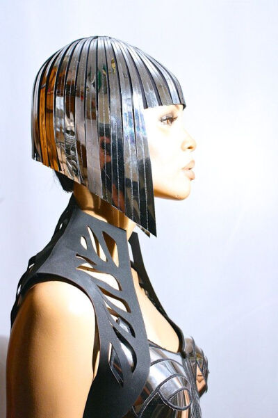 Divamp metallic headdress