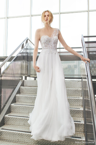 mira zwilinger bridal 2016 stardust crystal one shoulder wedding dress hand pleated silk chiffon lace bodice 壁纸 婚纱 礼服 裙子 时尚 摄影