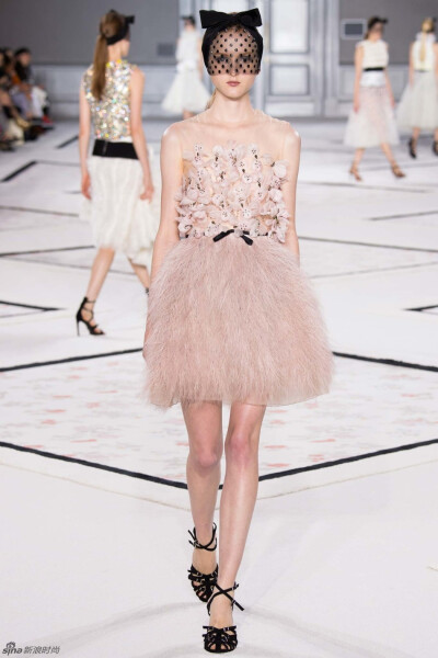 Giambattista Valli 2015春夏高级订制（换鞋）