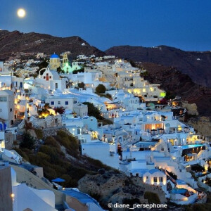 夜幕下的圣托里尼，美到窒息