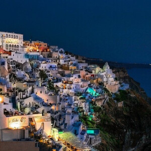 夜幕下的圣托里尼，美到窒息