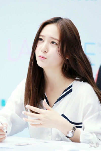 【#晚安KissToSoo#】我的心是自由的，直到爱上你。#和郑秀晶一起读书吧#