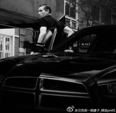 上传于 3月17日 21:44 来自 360安全浏览器 【 Mr.Reese与车 】 #S02E06##今天更不了了，美图太多了，先发两张#...#疑犯追踪##jim caviezel##POI##詹姆斯·卡维泽#