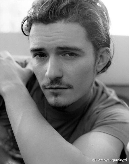 上传于 6月23日 22:54 来自 Android #Orlando Bloom#发一组小胡子开花(｡･ω･｡)ﾉ♡[月亮]