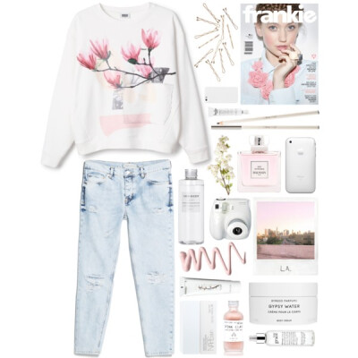 A fashion look from March 2015 featuring ripped jeans, black eye makeup and pink perfume. Browse and shop related looks.