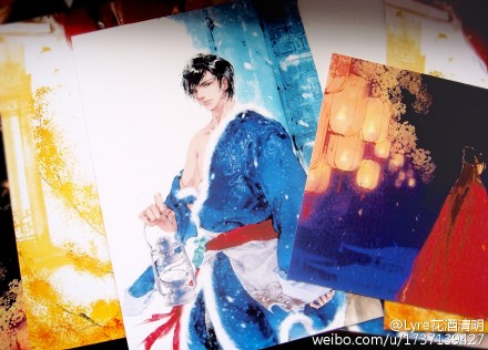 由于某些原因有人给印了10张哥的海报，转发抽一抽，图片应该是图3的哥，不过我自己没看到过印刷效果，先抽着~ 另外忽然想起来这个，以前画了之后自己印还盖了金印来送朋友的明信片，还有10张，也是小伙伴们转发我抽人寄出吧~ 大家先转着，到这周六截止，周日我寄出：）抽中的会私信问地址么么哒