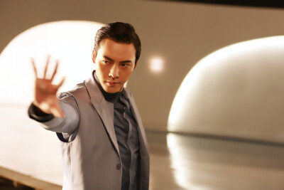 【陈伟霆】【cwt】【陈等等】 容园美 (图源： 容园美官博)