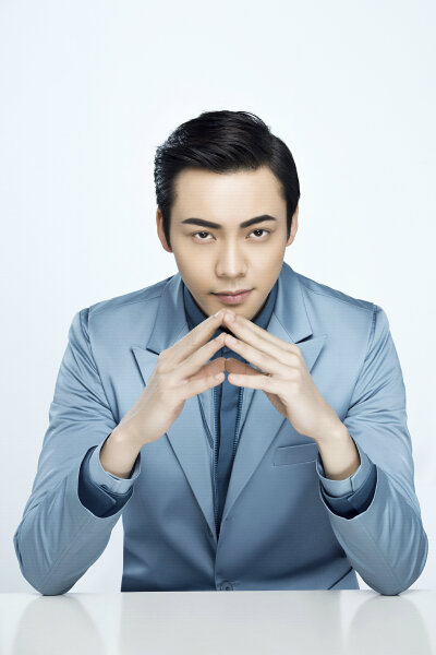 【陈伟霆】【cwt】【陈等等】 容园美 (图源： 容园美官博)