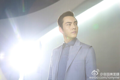 【陈伟霆】【cwt】【陈等等】 容园美 (图源： 容园美官博)