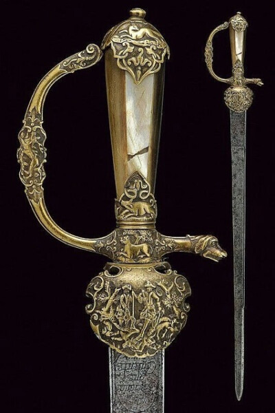 冷兵器｜剑，十八世纪。来自Pinterest帐号DeskNet太太的图片收藏。
