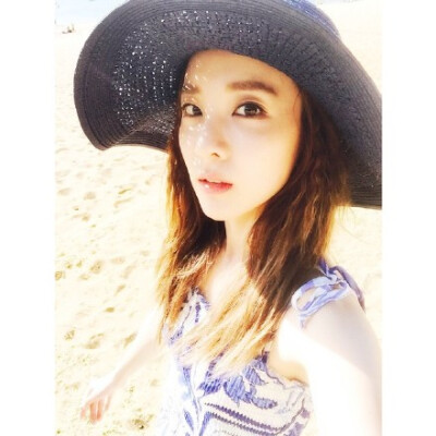 【INS】#DARA# daraxxi【VogueGirl7月号】【Jjiangme不是好的摄影师... 】【我也不是好的摄影师... 任务失败..!!!】【这次夏威夷出差经纪人兼拍照是Jjiangmae..他不会拍好看的照片!!!kkk可能是我这个模特不够好?!不…