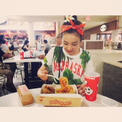 【INS】#DARA# daraxxi【VogueGirl7月号】【Jjiangme不是好的摄影师... 】【我也不是好的摄影师... 任务失败..!!!】【这次夏威夷出差经纪人兼拍照是Jjiangmae..他不会拍好看的照片!!!kkk可能是我这个模特不够好?!不…