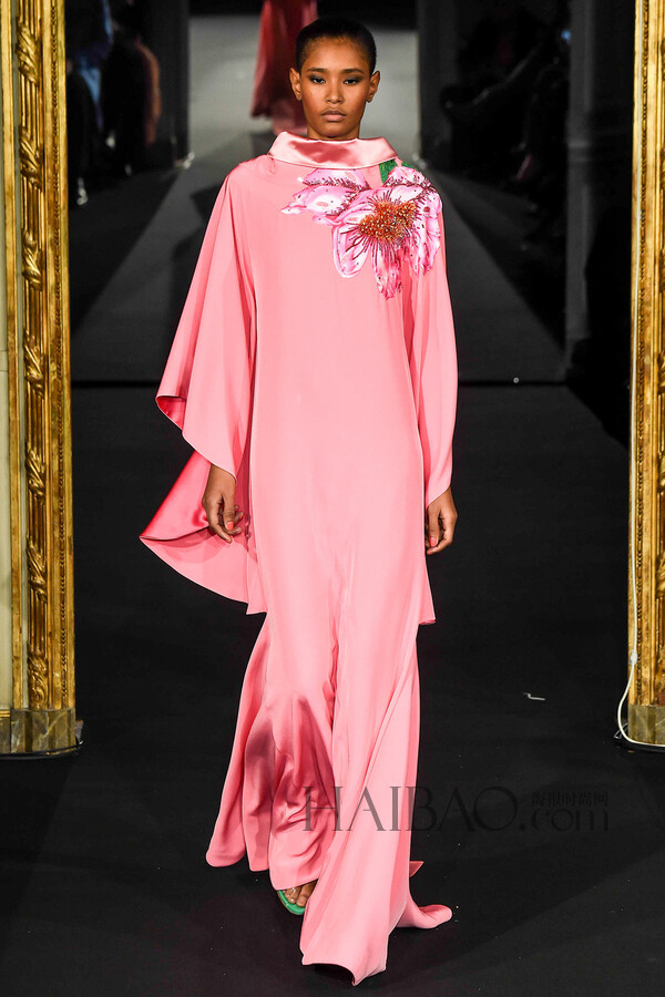 2015春夏高级定制时装周：艾历克西斯·马毕 (Alexis Mabille) 高级定制秀 图片来自GoRunway/InDigital