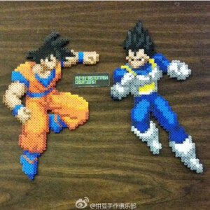 七龙珠来一发！#七龙珠# 漫漫有个初中同学，自己画了好几本七龙珠的漫画，自己编剧自己画。现在他不画了，啥都不画了！哎，可惜可惜⋯⋯