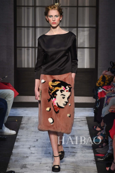 2015秋冬高级定制时装周：夏帕瑞丽 (Schiaparelli) 高定秀