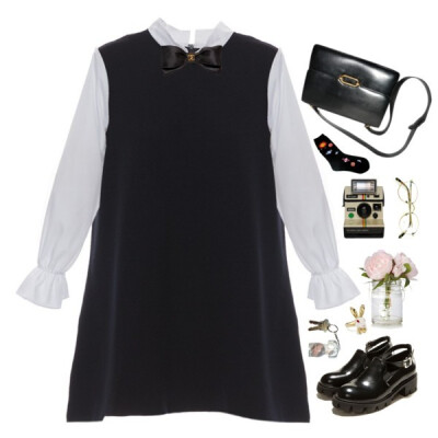 A fashion look from July 2015 featuring preppy dresses, foot traffic socks and slingback shoes. Browse and shop related looks.