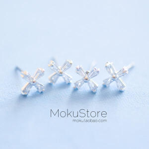 MokuStore●分享●4个一套 铜镀白金镶锆石 迷你 耳钉十字星芒