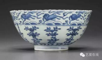 明萬曆 青花駿馬花卉紋盌 寬21.6cm 估價：6,000－8,000 美金 成交價：15,000 美金（含傭金）