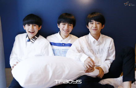 橘源璃- 转发微博 @勺姨Elmo 还是4G牛掰…用流量刷开了几张图#TFBOYS#