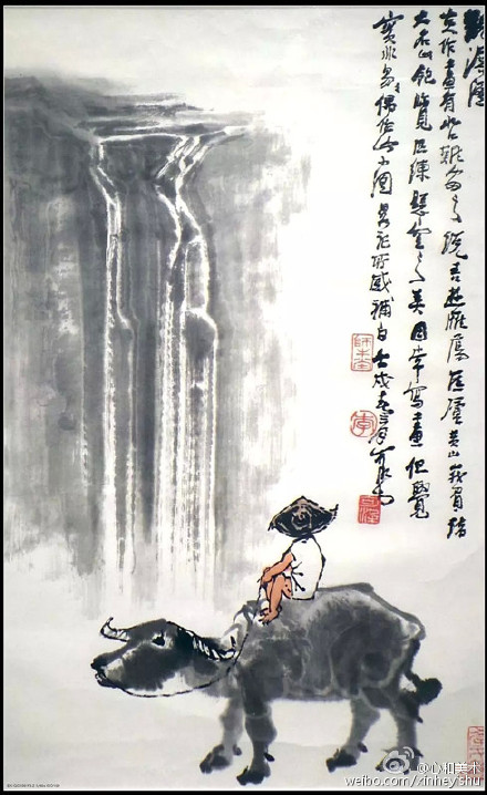 【山水画大师的牧牛情调——李可染画牛】李可染画牛始于上世纪40年代初，那时他住在重庆金刚坡一家农舍里，夜深人静时常听到对面牛棚里老水牛吃草的声音。那是房东的牛，每天由一个几岁的孩子放牧。他由牛想到了人生和人生的意义。在半个世纪的艺术创作中，李可染对牧牛系列作品赋予浓郁的诗意与深情。