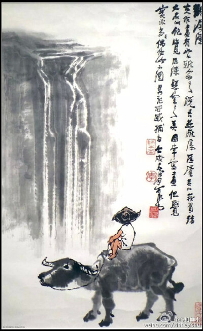 【山水画大师的牧牛情调——李可染画牛】李可染画牛始于上世纪40年代初，那时他住在重庆金刚坡一家农舍里，夜深人静时常听到对面牛棚里老水牛吃草的声音。那是房东的牛，每天由一个几岁的孩子放牧。他由牛想到了人生…