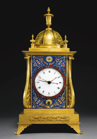 A George III ormolu and enamel quarter striking musical table clock for the Chinese market, John Mottram, London, circa 1780 估價 60,000 — 90,000 GBP 拍品已售 87,500 GBP 成交價 (含買家佣金)