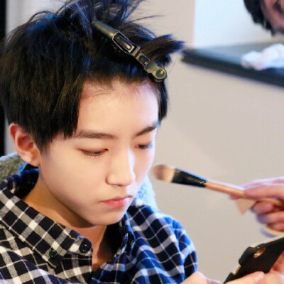 喜欢的是你的微笑，我的雨天被你照耀，喜欢的是你的嘴角，四季都被春天环绕@TFBOYS-王俊凯 #王俊凯畅游台湾#