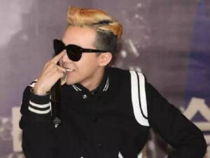 看看帅哥们都是什么发型