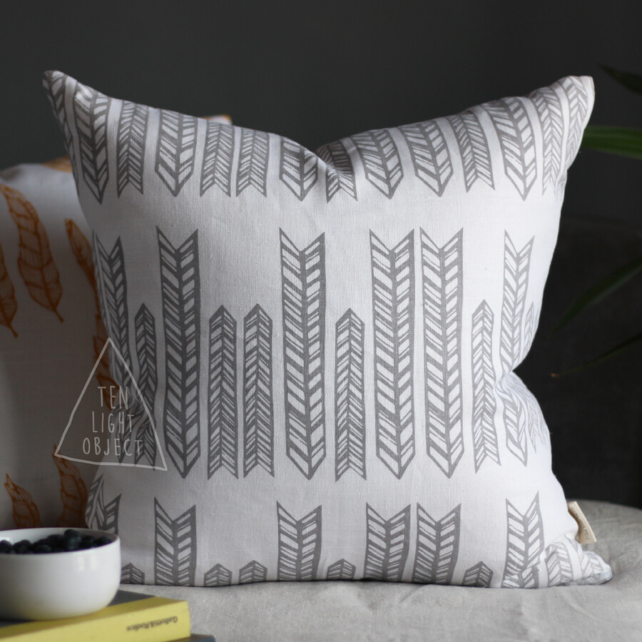 [拾光造物]纯亚麻抱枕床头沙发靠包汽车办公室腰枕100%linen-箭羽