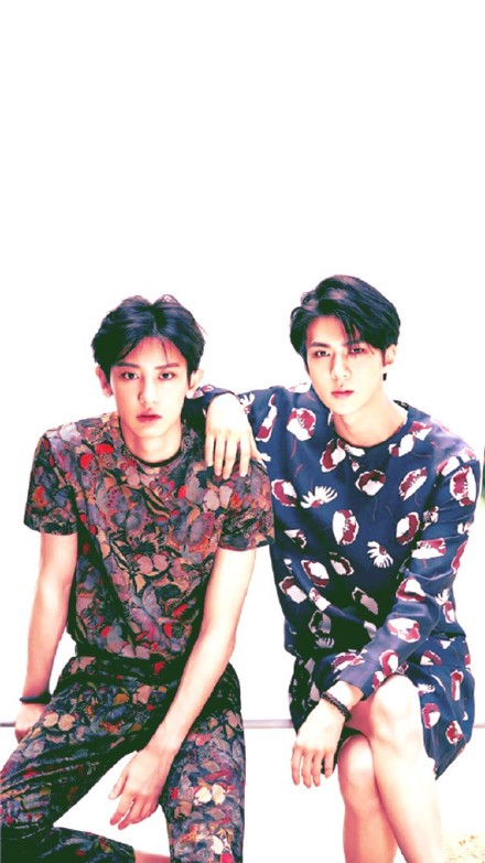 #灿勋##吴世勋##朴灿烈#CECI高清调色手机壁纸8P 苹果6分辨率 所以还是很高的 其他手机应该也可以随便裁剪[[[D1P慎点 超大]]]