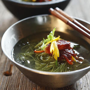 圃美多Pulmuone绿茶带汤冷面970g2人份 韩式风味