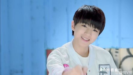 #V榜热点# @TFBOYS组合 新曲《宠爱》舞蹈版MV正在内地V榜打榜中【L宠爱 舞蹈版-TFBOYS 高清MV-音悦台 】！三小只“宠爱舞”全景公开，赶快一起跳起来！本周恰是《宠爱》官方版MV打榜最后一周，舞蹈版MV拿过接力棒，新版《宠爱》是否能够再造连霸奇迹？请用实际行动告诉V榜君！打榜动态：O网页链接