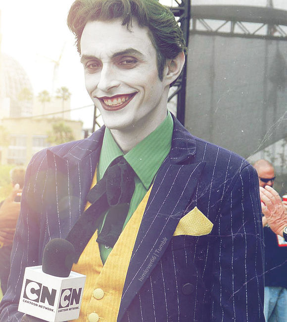 在圣地亚哥举办comiccon上出现的神级Joker cosplay 简直是粉丝们视觉的饕餮盛宴啊