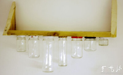 超实用家居手工：玻璃瓶罐DIY置物架 - www.shouyihuo.com
