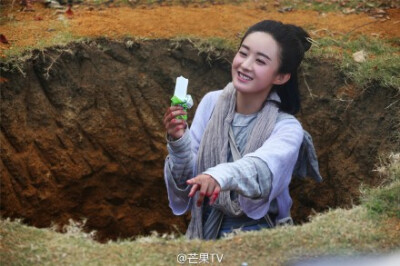生死劫”坐稳虐恋界头把交椅，霍建华凭借白子画一角成立“霍氏脑残粉协会”，赵丽颖在特效中杀出重围获封演技小天后，@电视剧花千骨 点燃了颜值党的夏天，刷新了妹纸们找男友的新标准！芒果TV倾情奉上独家彩蛋→《#…