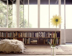 几乎所有的痛苦都来自于我们不善于在房间里独处。——帕斯卡尔《思想录》